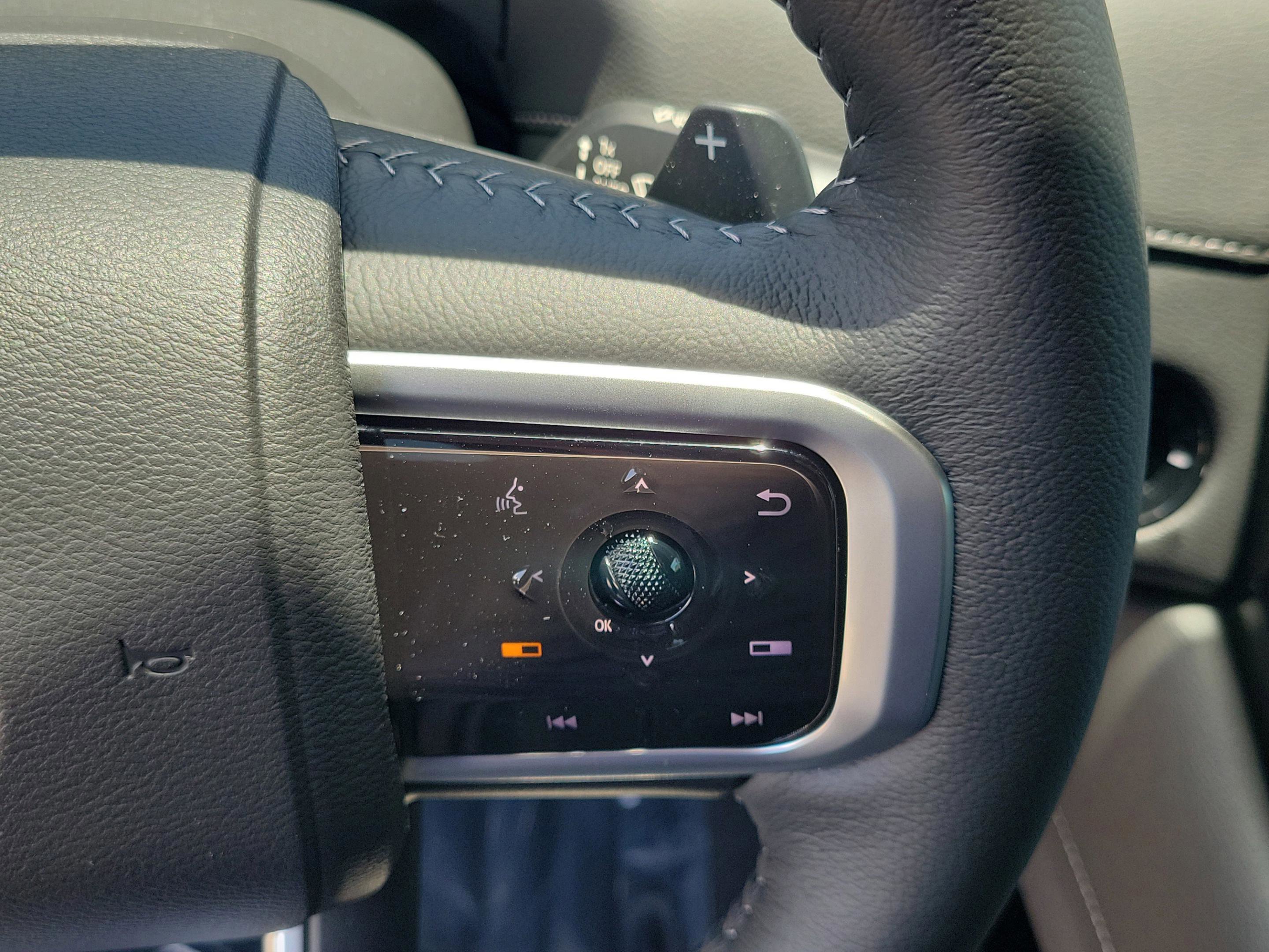 New 2025 Nissan Armada SL w/ Captain's Chari Seat Package image 31