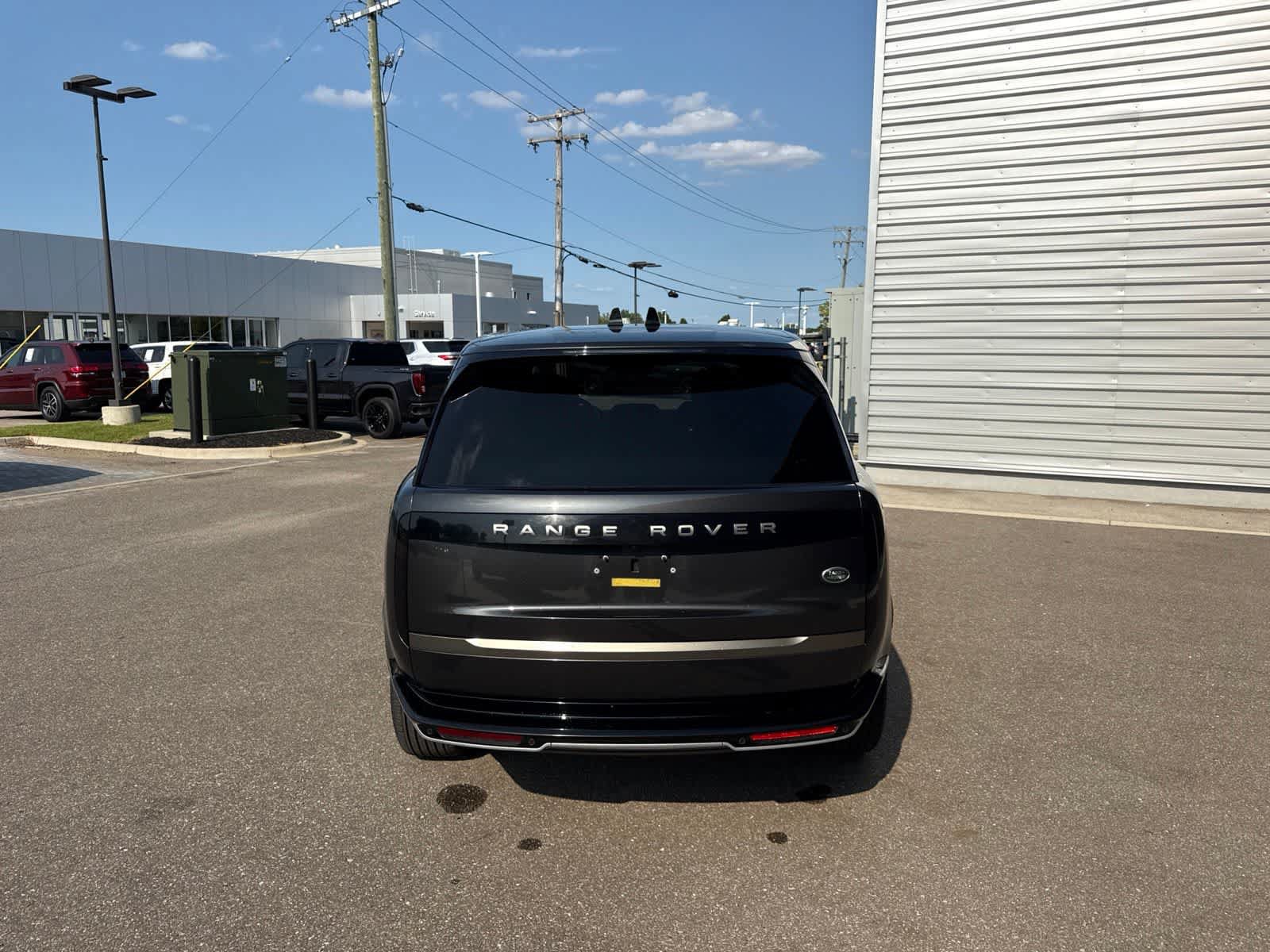 Used 2023 Land Rover Range Rover SE AWD/4WD image 4