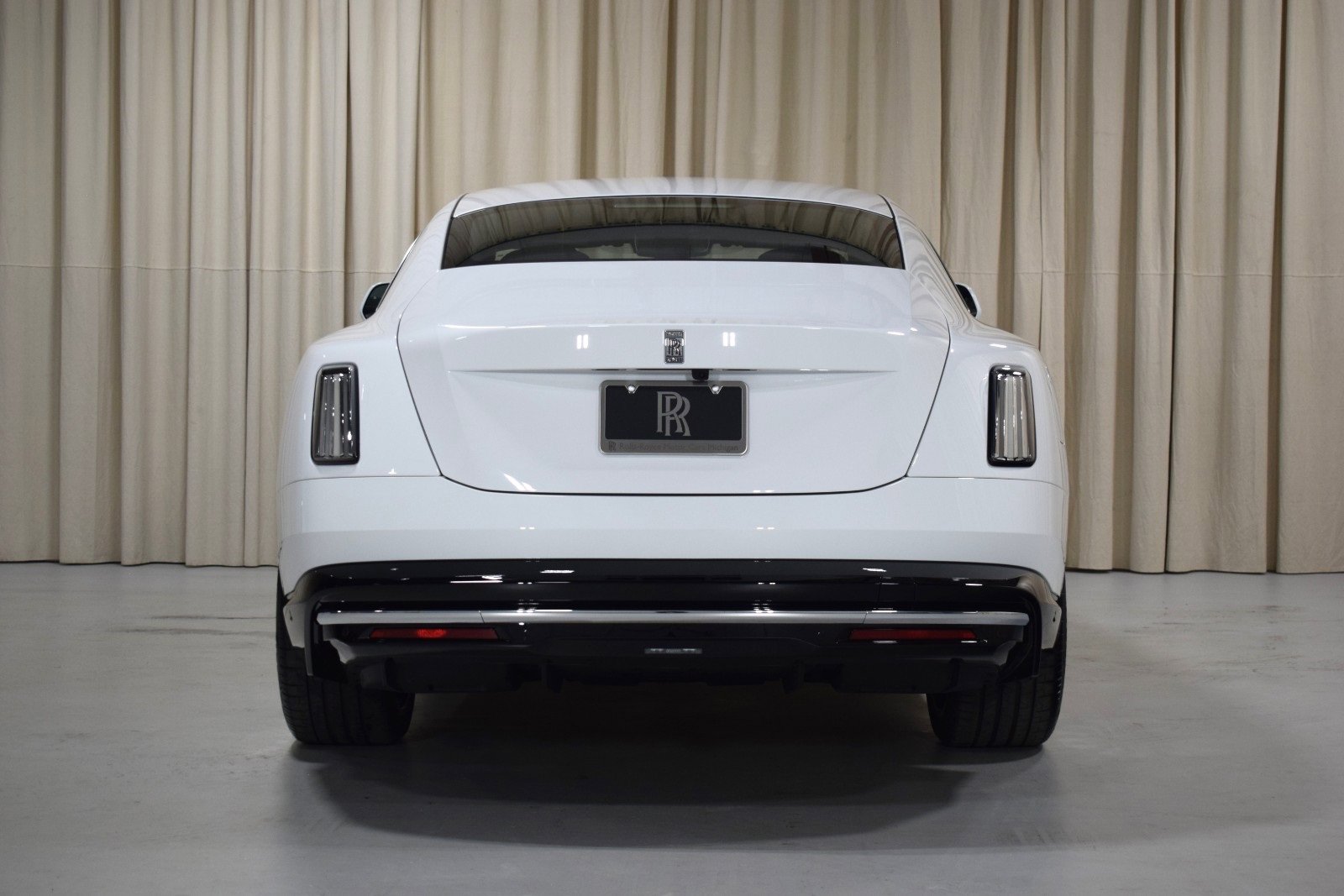 New 2025 Rolls-Royce Spectre w/ Leather Finishing Pack image 11