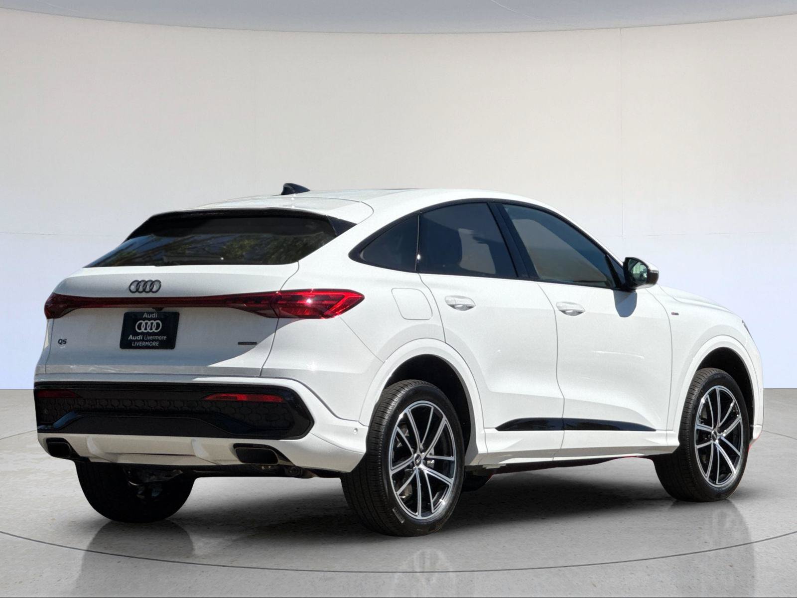 New 2026 Audi Q5 Premium Plus AWD/4WD image 6