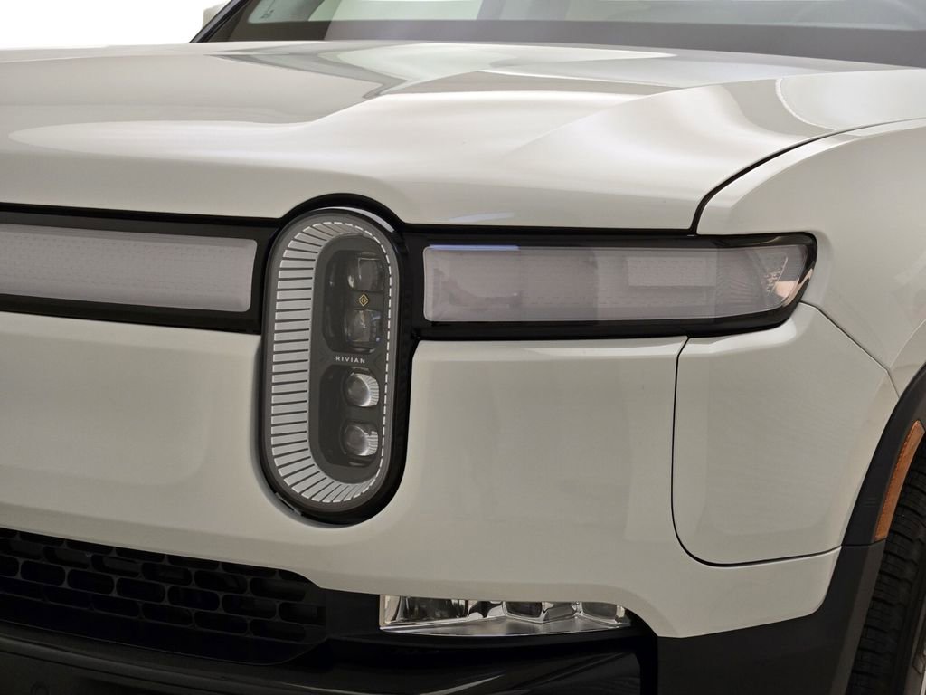 Used 2023 Rivian R1S Adventure image 5