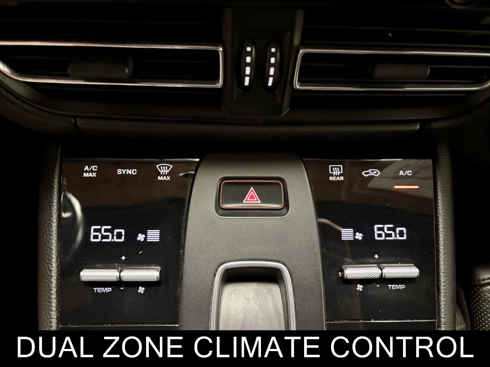 Used 2022 Porsche Macan S AWD/4WD image 32