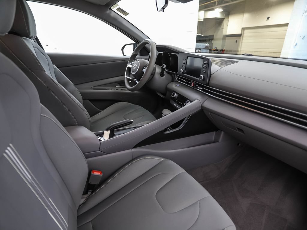 Used 2023 Hyundai Elantra SEL FWD image 29