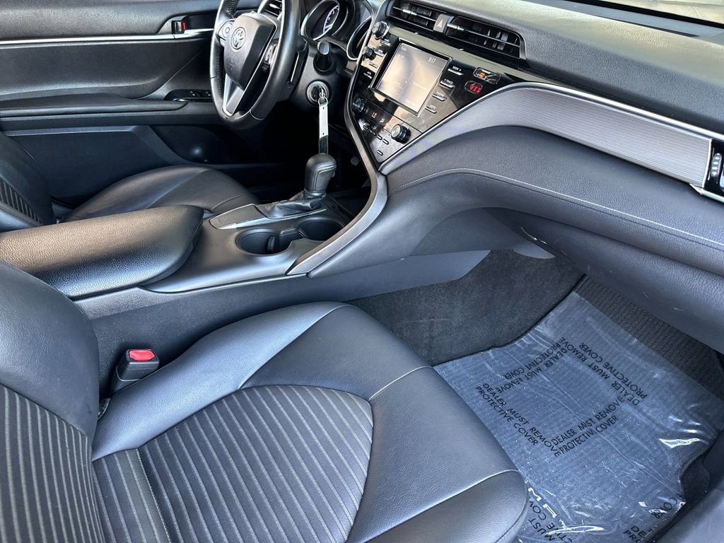 Used 2018 Toyota Camry SE FWD image 14