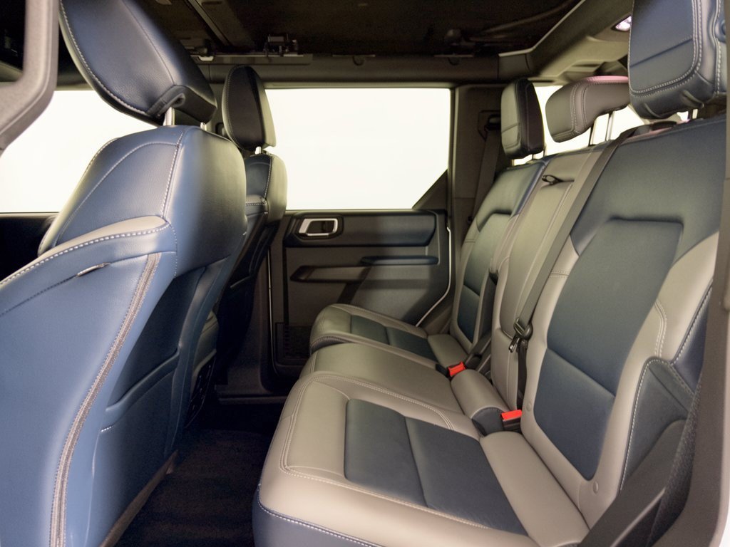 Used 2024 Ford Bronco Outer Banks AWD/4WD image 25