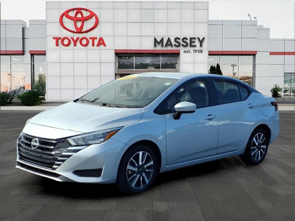 Used 2025 Nissan Versa SV FWD image 7
