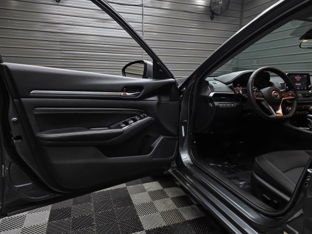 Used 2022 Nissan Altima 2.5 SV w/ SV Premium Package AWD/4WD image 32