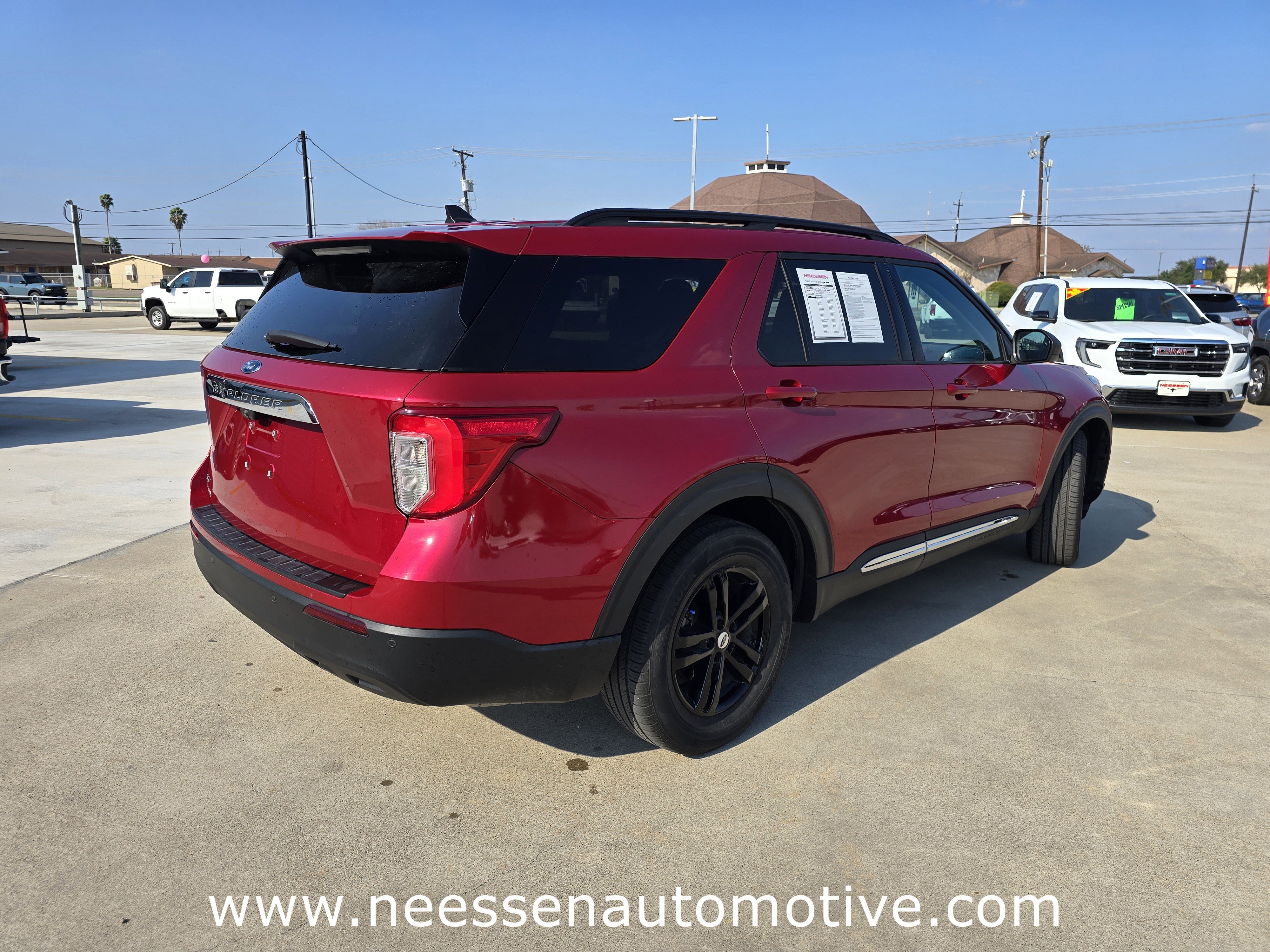 Used 2022 Ford Explorer XLT image 7