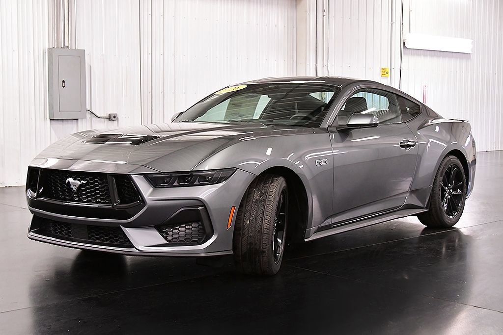 New 2026 Ford Mustang GT RWD image 3
