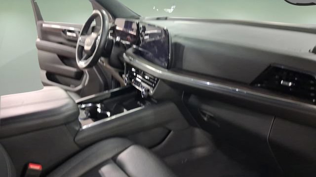 Used 2025 Chevrolet Tahoe LT AWD/4WD image 11