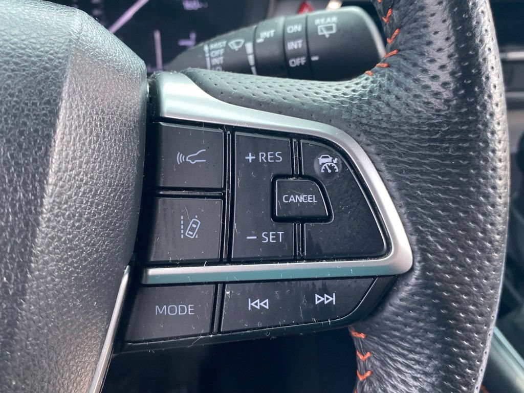 Used 2023 Toyota Sienna XSE FWD image 30