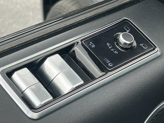 Used 2019 Land Rover Range Rover Sport HSE image 25