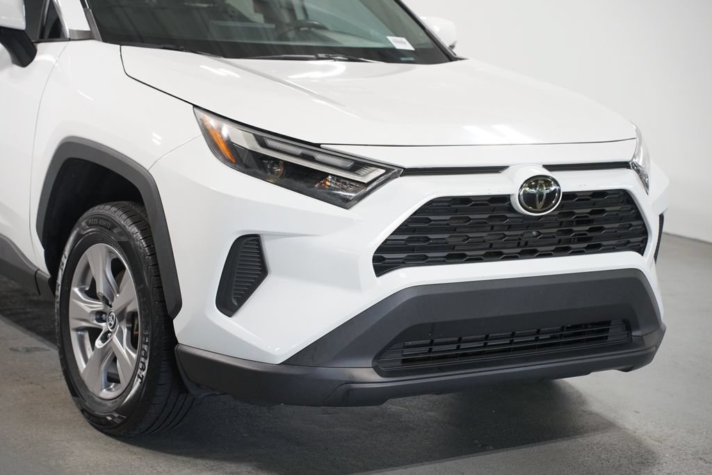 Used 2023 Toyota RAV4 XLE FWD image 4
