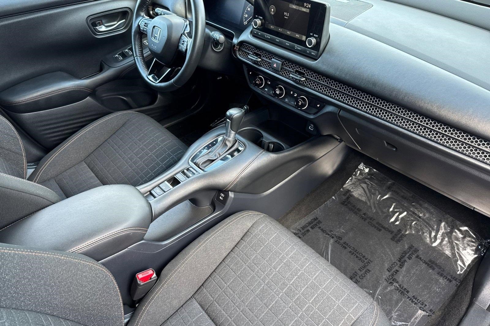 Used 2024 Honda HR-V Sport image 31