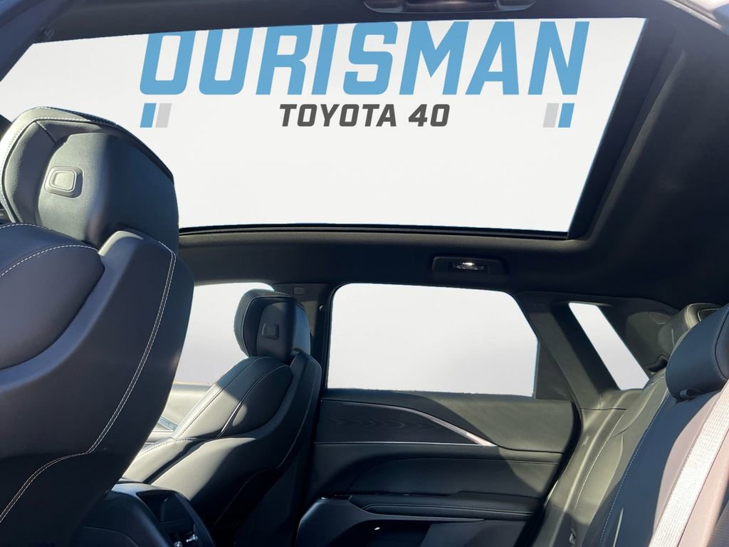 Used 2024 Cadillac Lyriq Sport image 19