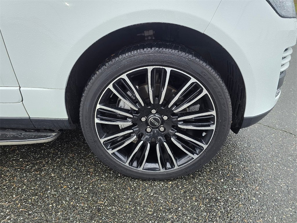 Used 2018 Land Rover Range Rover image 9