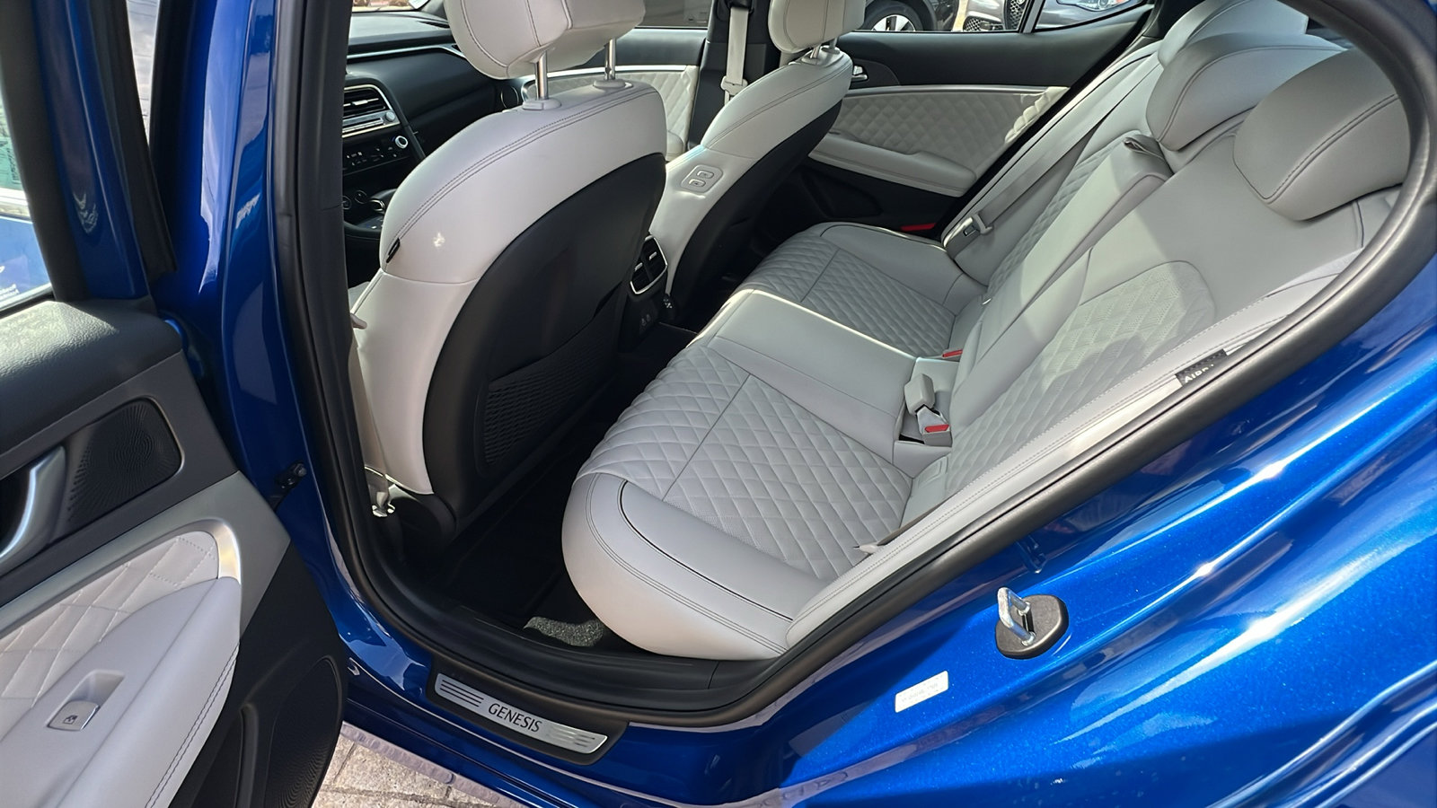 Used 2024 Genesis G70 3.3T Advanced w/ Sport Prestige Package image 24