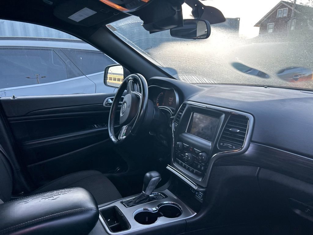 Used 2021 Jeep Grand Cherokee Laredo AWD/4WD image 9