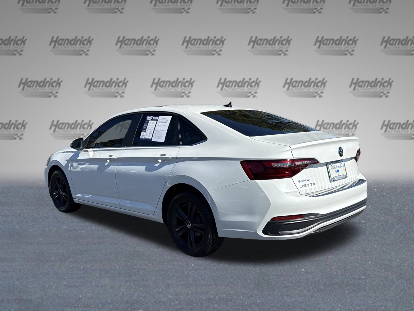 Used 2023 Volkswagen Jetta SE w/ Panoramic Sunroof Package image 8