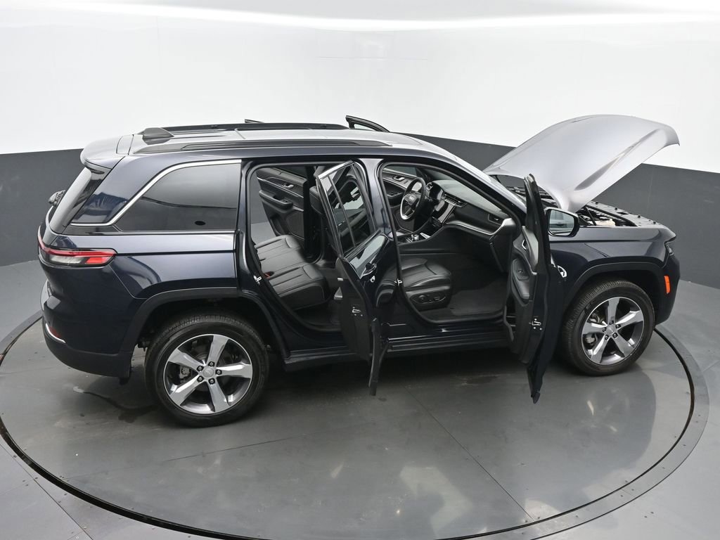 Used 2024 Jeep Grand Cherokee Limited w/ Luxury Tech Group II image 65