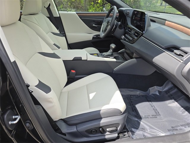 New 2025 Lexus ES 350 w/ Premium Package image 10
