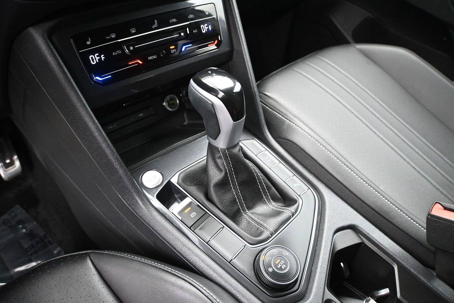 Certified 2024 Volkswagen Tiguan SE R-Line AWD/4WD image 5
