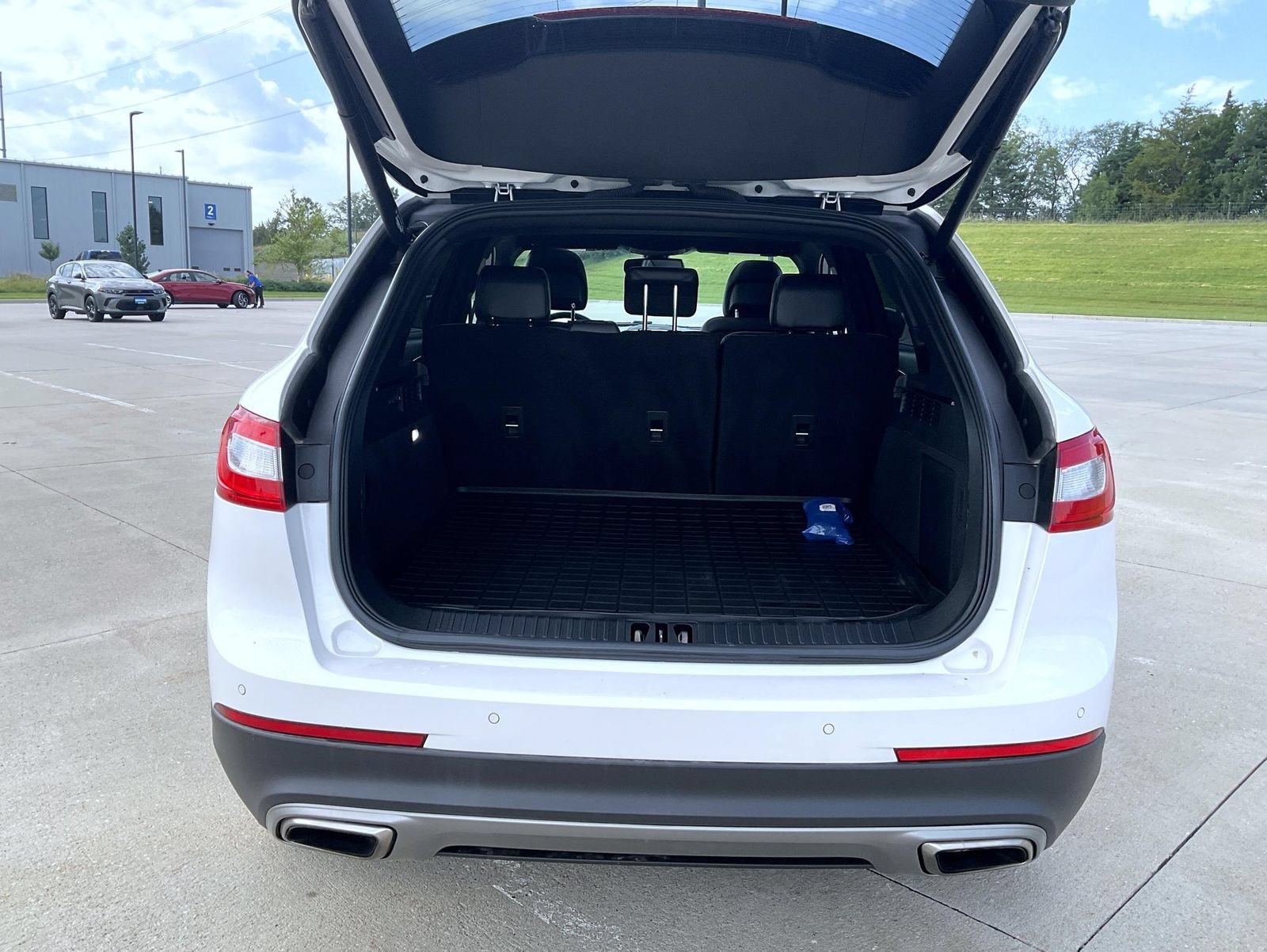 Used 2018 Lincoln MKX Reserve w/ Driver Assistance Package AWD/4WD image 9