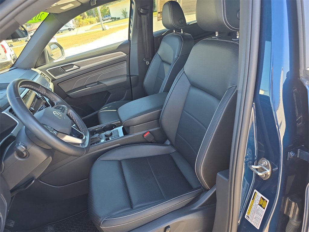 Used 2023 Volkswagen Atlas Cross Sport SE w/ Black Wheel Package image 12