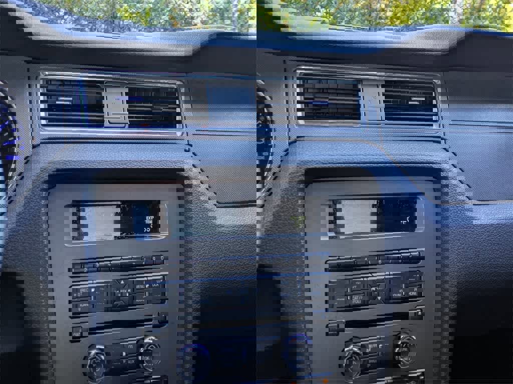 Used 2014 Ford Mustang Coupe image 18