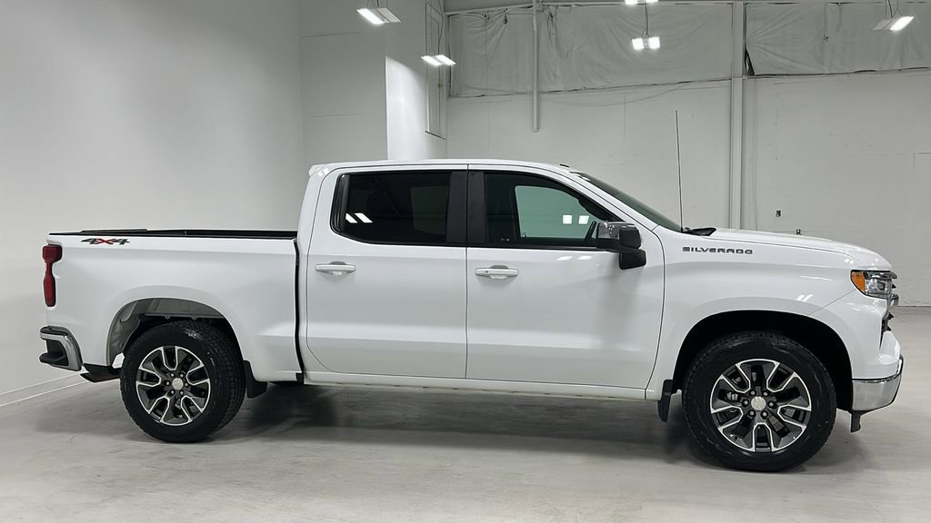 Used 2023 Chevrolet Silverado 1500 LT AWD/4WD image 6