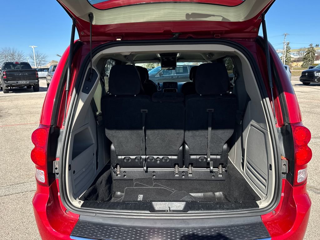 Certified 2016 Dodge Grand Caravan SXT w/ Rear Park Assist Package image 34