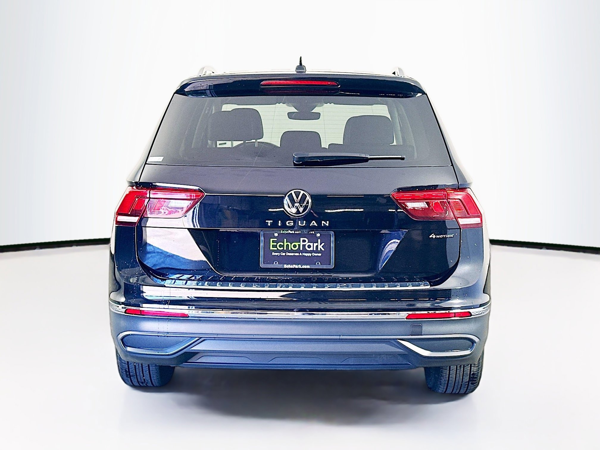 Used 2024 Volkswagen Tiguan Wolfsburg Edition image 7