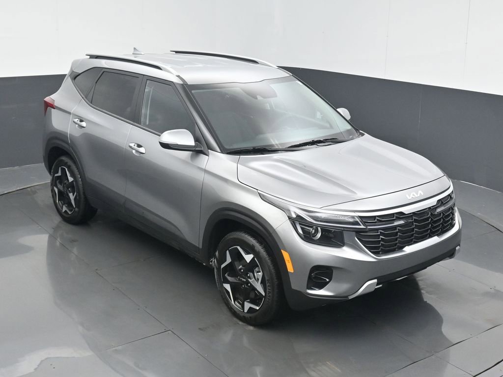 Used 2025 Kia Seltos S image 3