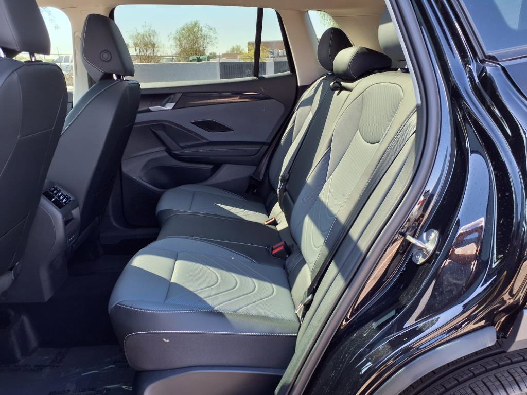 New 2025 Volkswagen Tiguan SE image 13