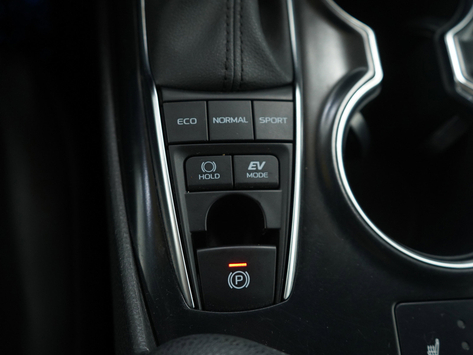 Used 2020 Toyota Camry XLE image 23