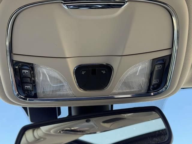 Used 2014 Jeep Cherokee Limited w/ Technology Group AWD/4WD image 35