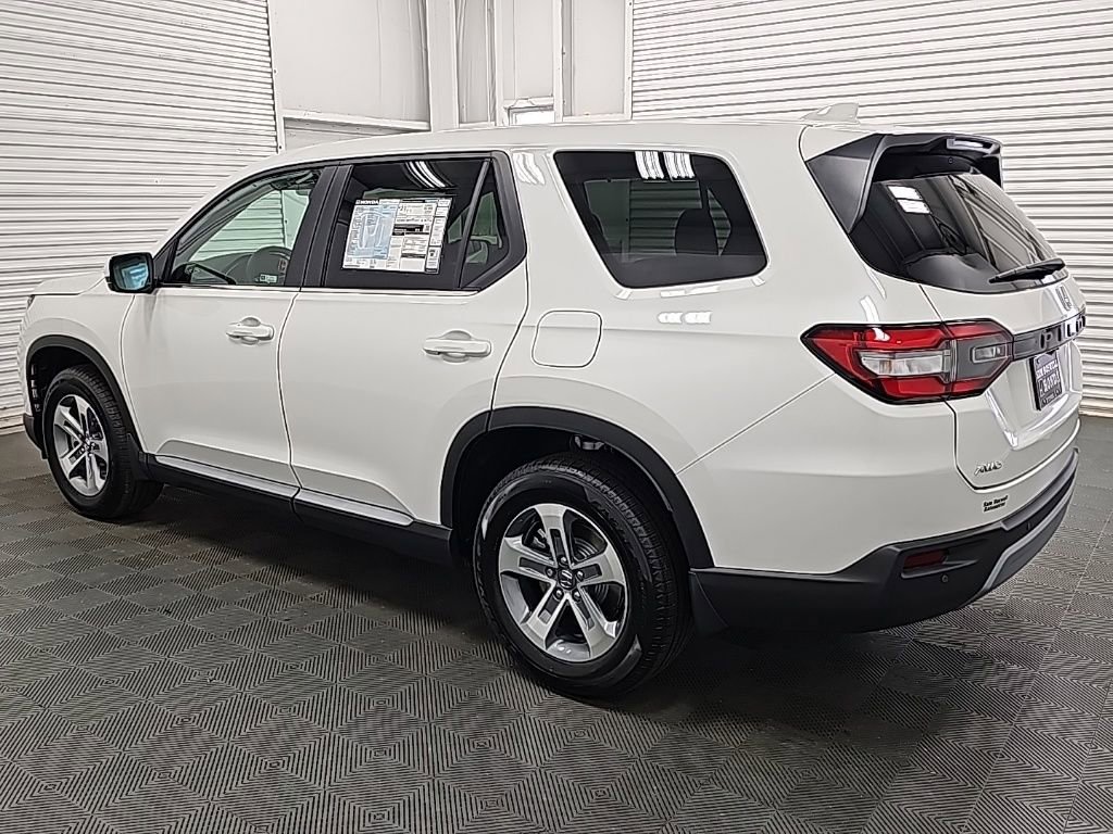 New 2025 Honda Pilot EX-L image 5