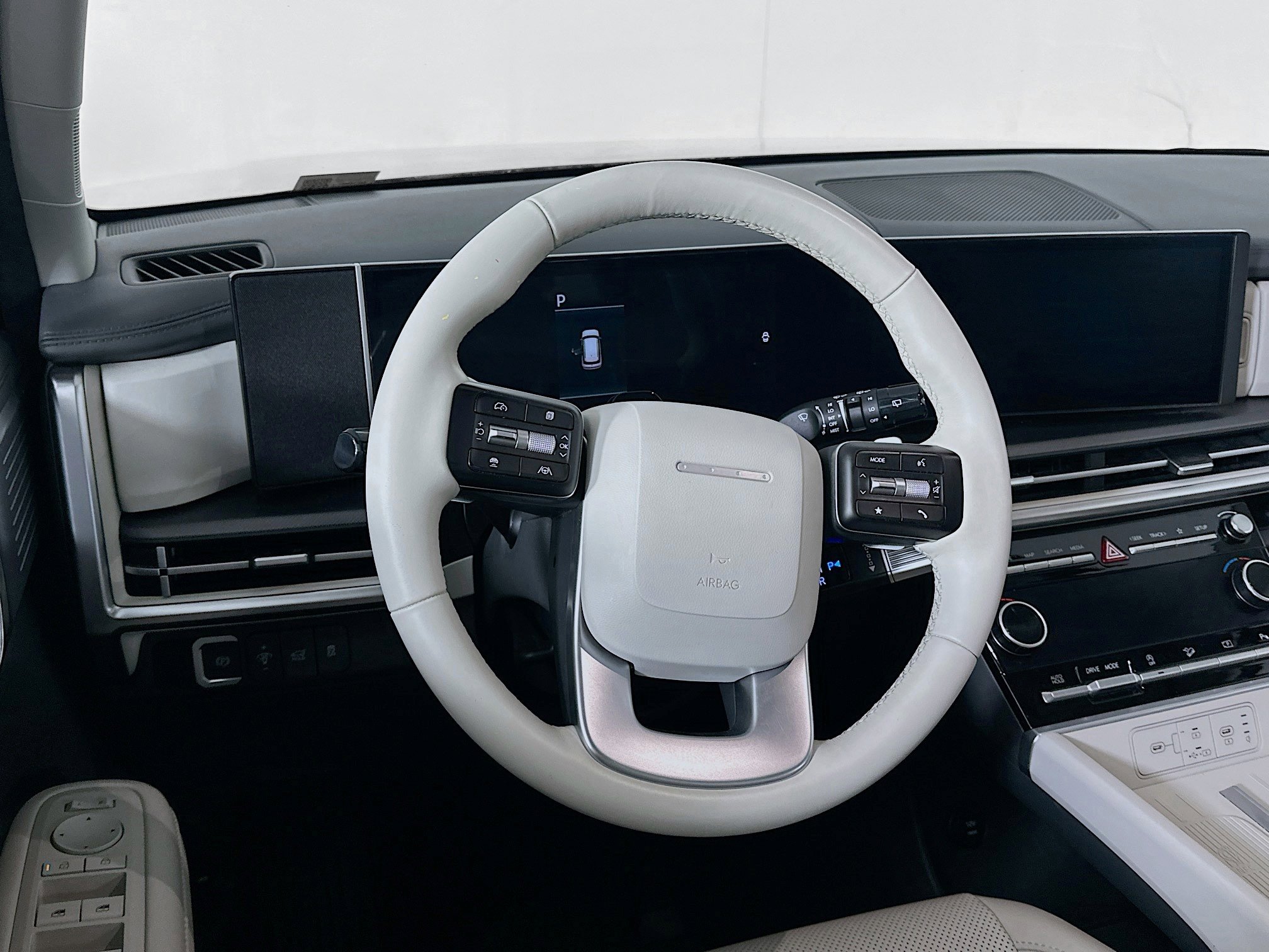 Used 2025 Hyundai Santa Fe SEL FWD image 18