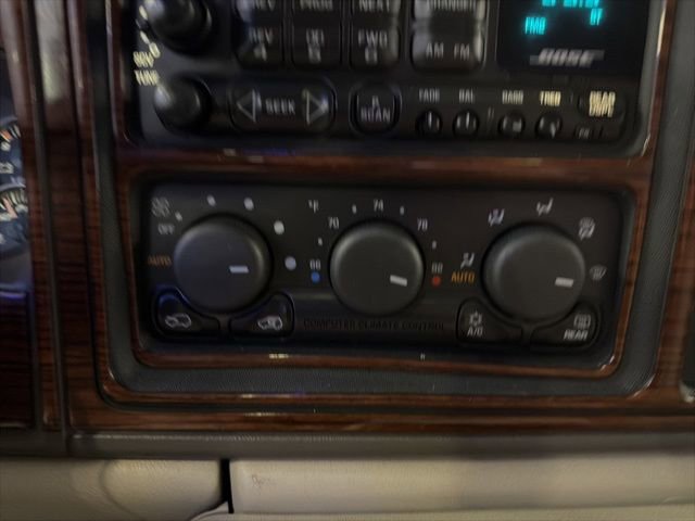 Used 2002 Cadillac Escalade EXT image 26