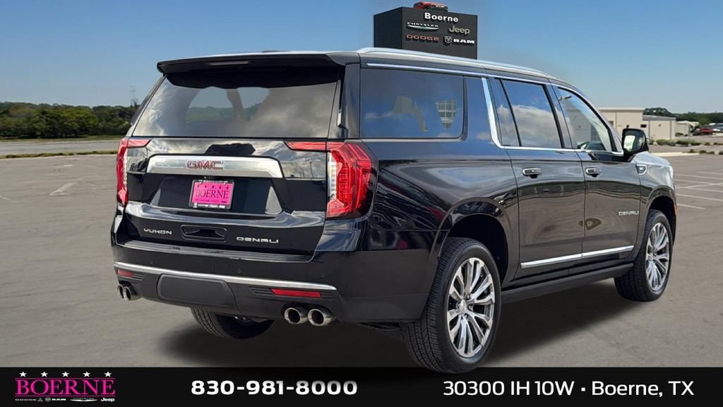 Used 2022 GMC Yukon XL Denali w/ Denali Premium Package RWD image 3