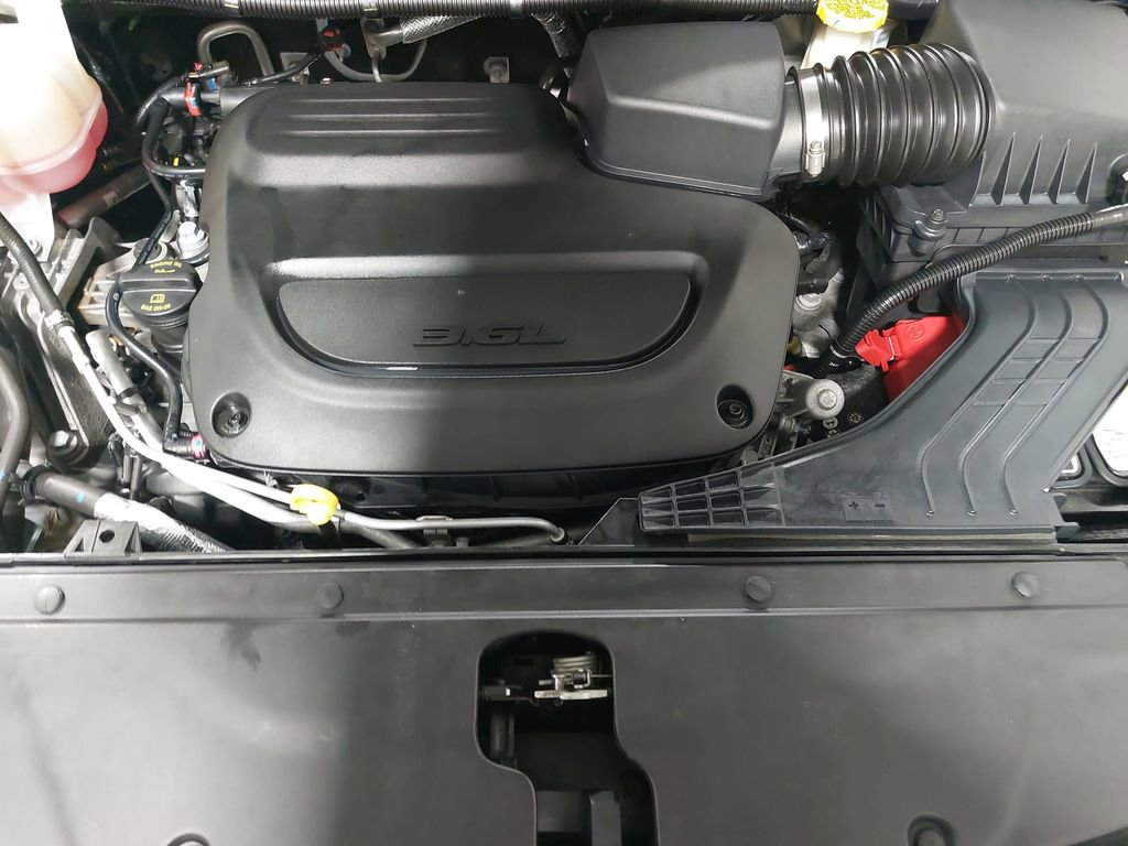 Used 2025 Chrysler Pacifica Select image 32