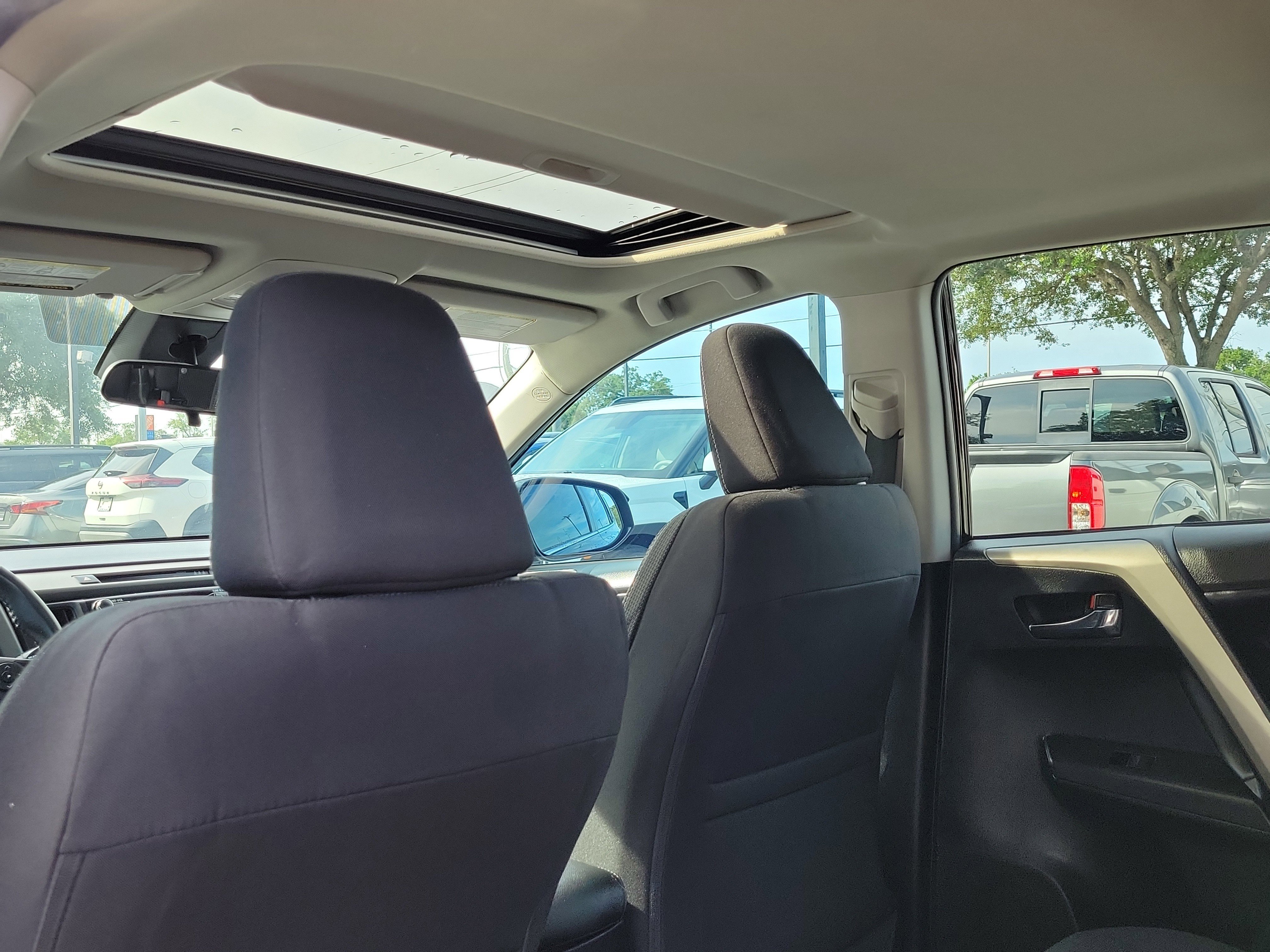 Used 2018 Toyota RAV4 XLE w/ Plus Extra Value Package FWD image 12
