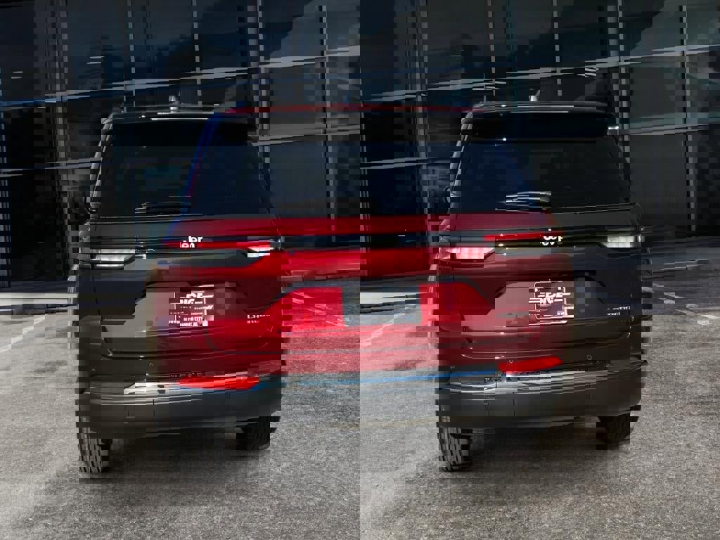 New 2025 Jeep Grand Cherokee Laredo X w/ Luxury Tech Group I image 6