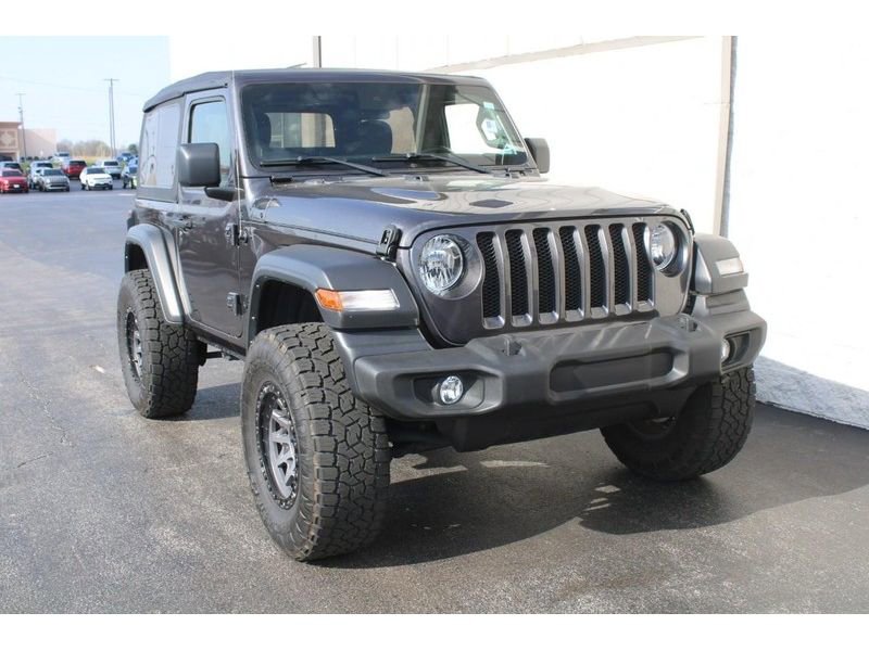 Used 2023 Jeep Wrangler Sport image 2