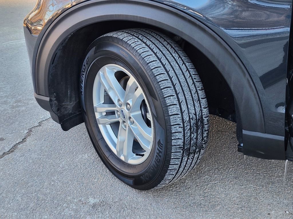 Certified 2022 Ford Explorer XLT w/ Equipment Group 202A image 34