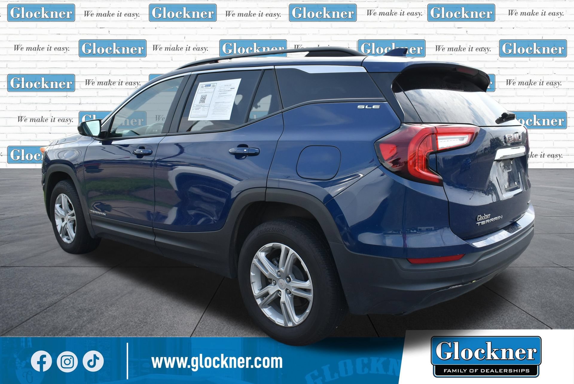 Used 2023 GMC Terrain SLE w/ Driver Convenience Package AWD/4WD image 8