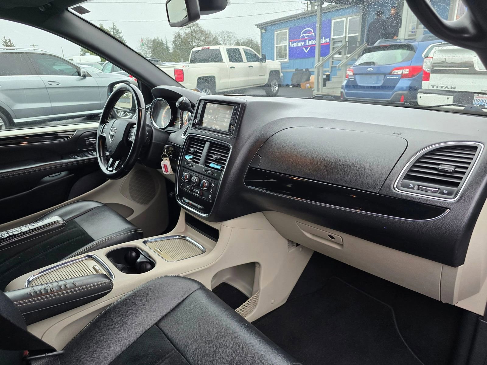 Used 2018 Dodge Grand Caravan SXT FWD image 10