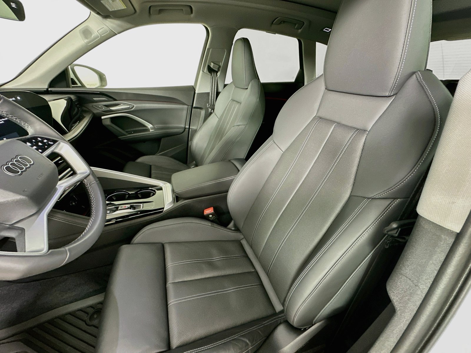 Certified 2025 Audi Q5 Premium Plus AWD/4WD image 32