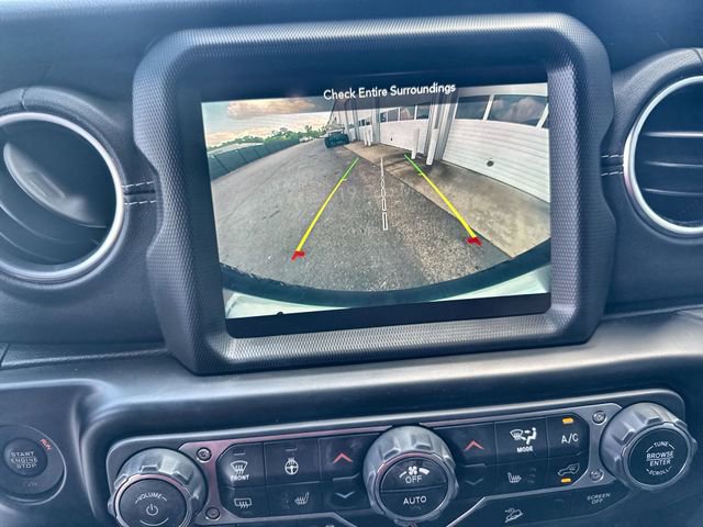 Used 2020 Jeep Wrangler Unlimited Sahara AWD/4WD image 26