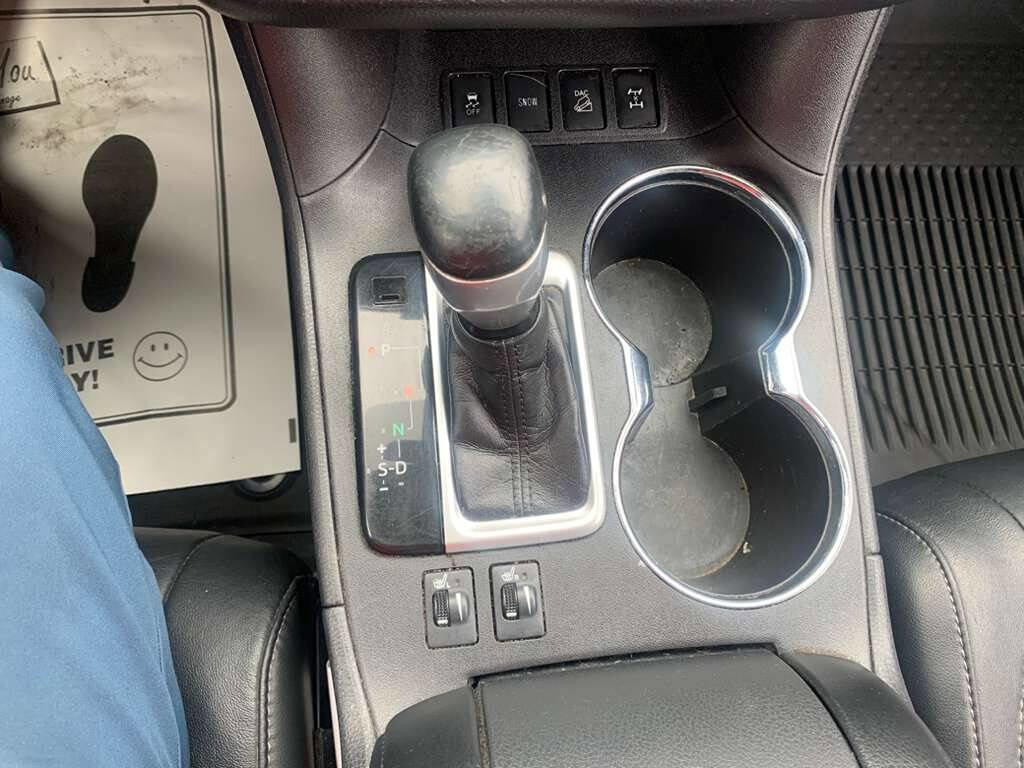 Used 2018 Toyota Highlander SE image 23